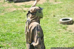trafiony paintball
